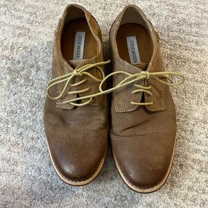 Steve Madden Size 10  Distressed Brown color good condition, slightly worn.